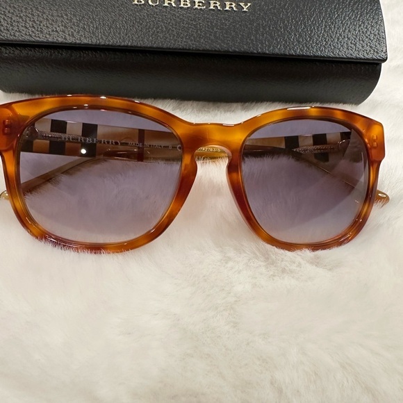 Burberry Tortoise Shell Sunglasses with Black Case main image 5